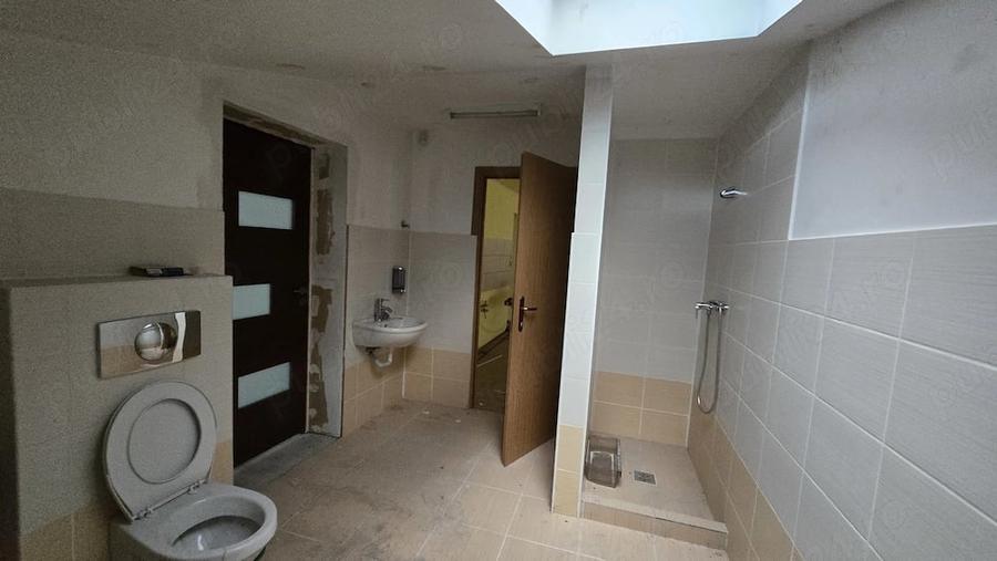 Spațiu comercial, de 400 mp, în Central