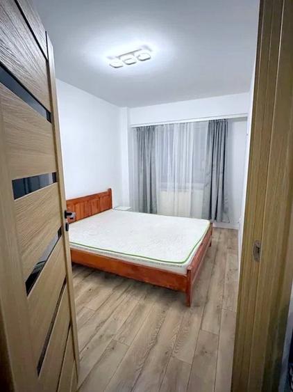 Apartament cu 3 camere semidecomandat în Mărăști