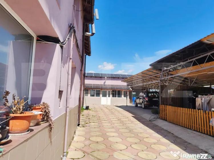 Casă cu 7 camere cu Teren 2714 Mp în Central