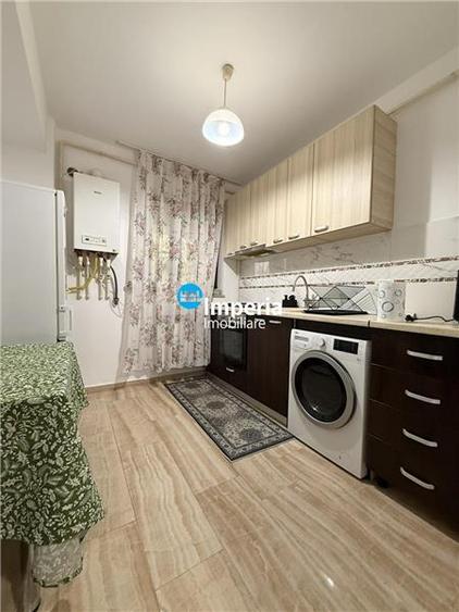 Apartament cu 2 camere semidecomandat în Podul de Fier