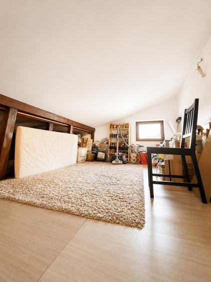Apartament cu 3 camere decomandat, mobilat în Berceni