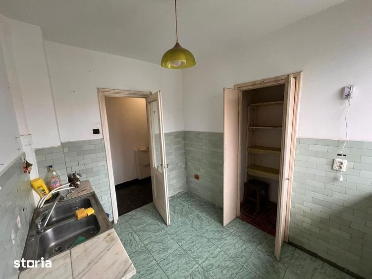 Apartament cu 3 camere în Calea București