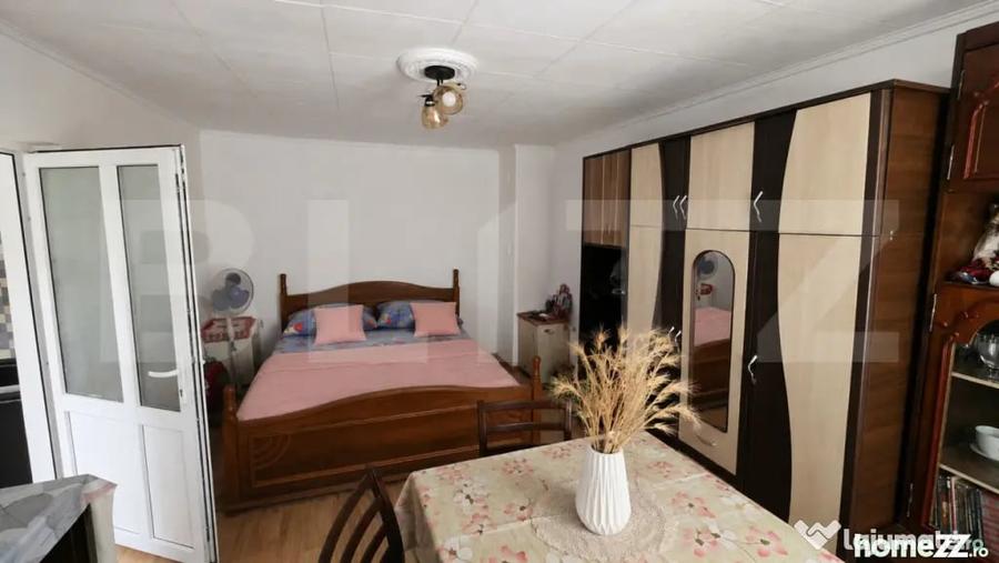 Casă cu 3 camere cu Teren 1700 Mp în Central