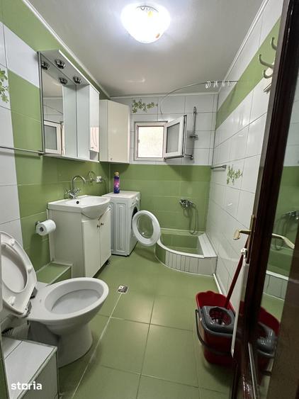 Apartament cu 2 camere decomandat în Calarași 4
