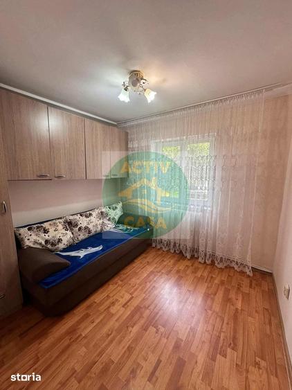 Casă cu 5 camere cu Teren 6600 Mp în Central