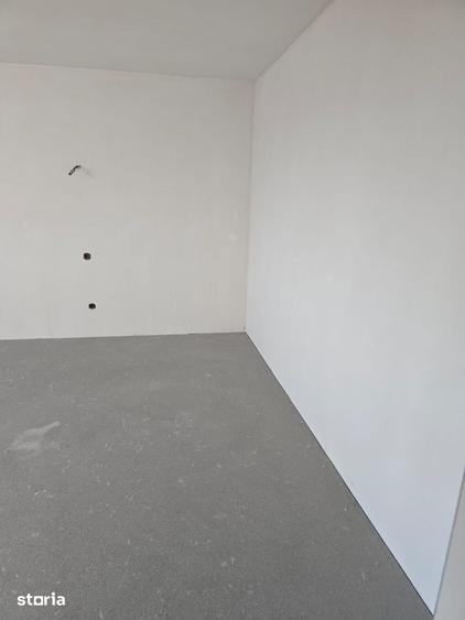Apartament cu 2 camere în Micro 17