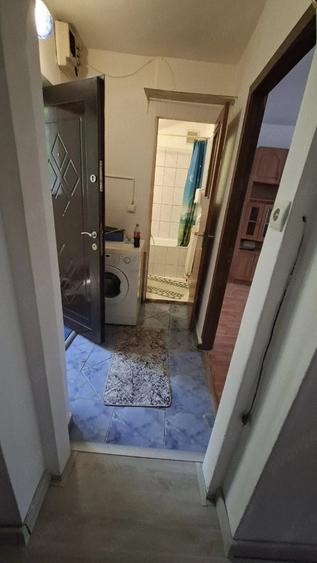 Garsonieră decomandată în Noua