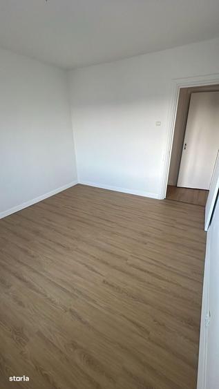 Apartament cu 3 camere decomandat în Dristor