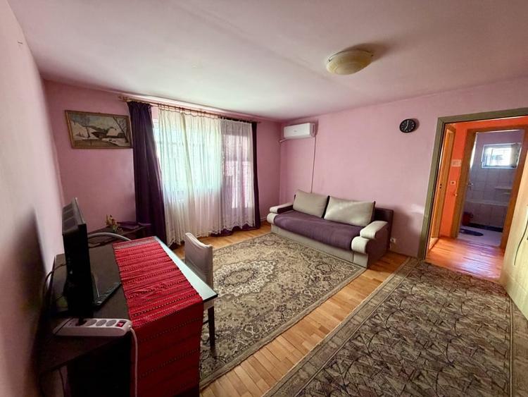 Apartament cu 2 camere semidecomandat, mobilat în Cetate