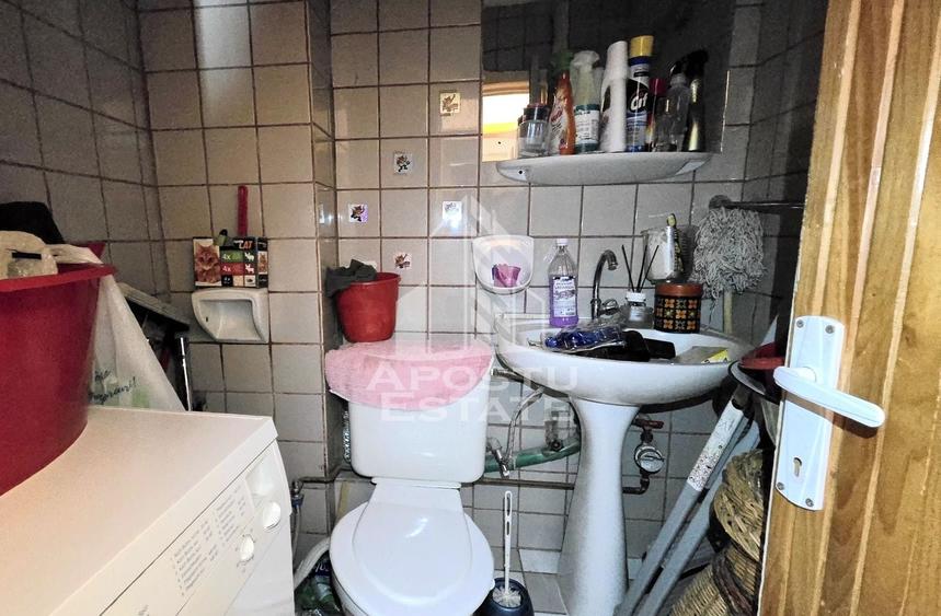 Apartament cu 3 camere decomandat, mobilat în Bucovina