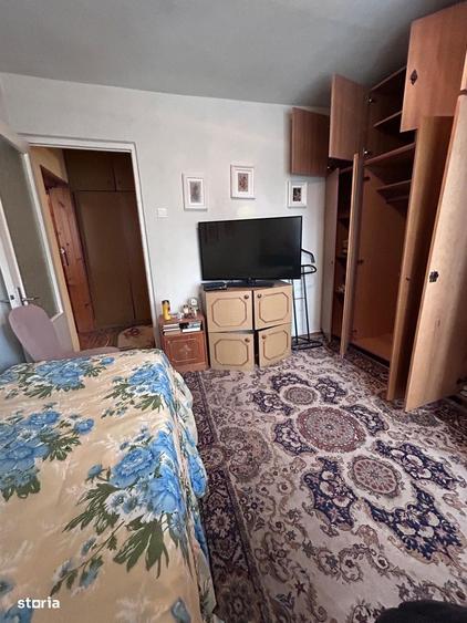 Apartament cu 4 camere decomandat în Central