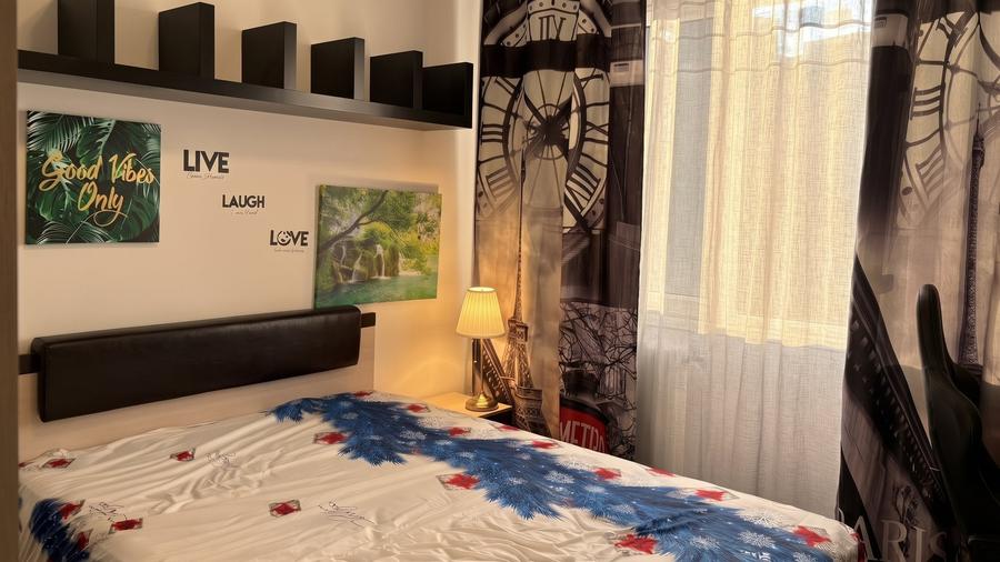 Apartament cu 3 camere semidecomandat în Dristor