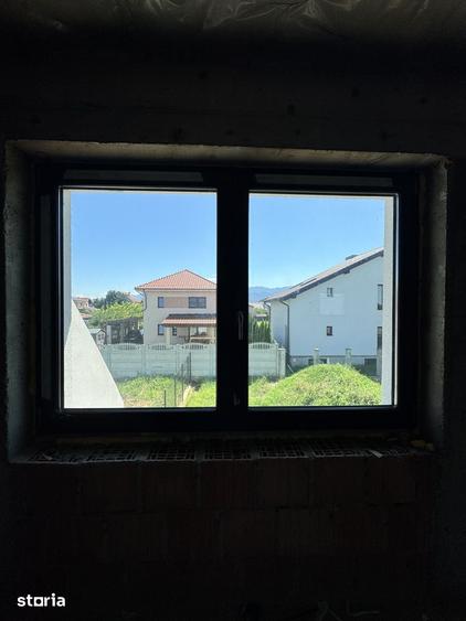 Casă cu 4 camere cu Teren 376 Mp în Stupini