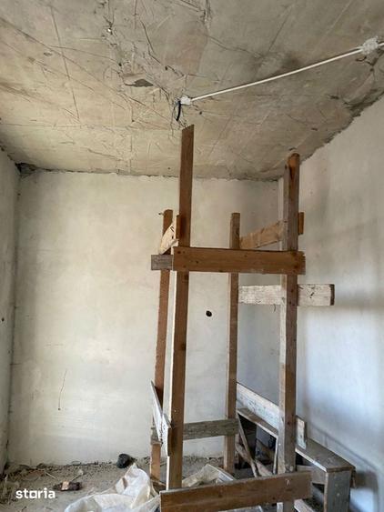 Casă cu 4 camere cu Teren 348 Mp în Tărtășești