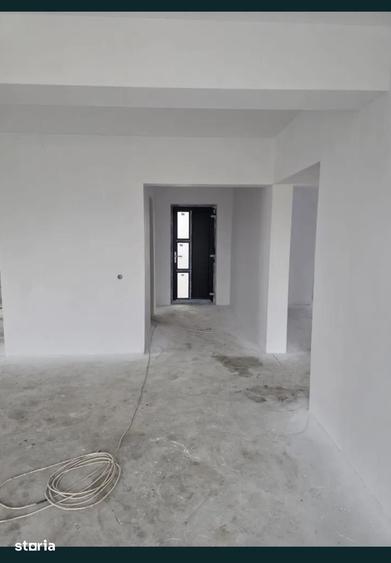 Casă cu 3 camere cu Teren 450 Mp în Agigea