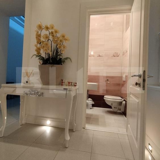 Apartament cu 3 camere decomandat, mobilat în Neptun