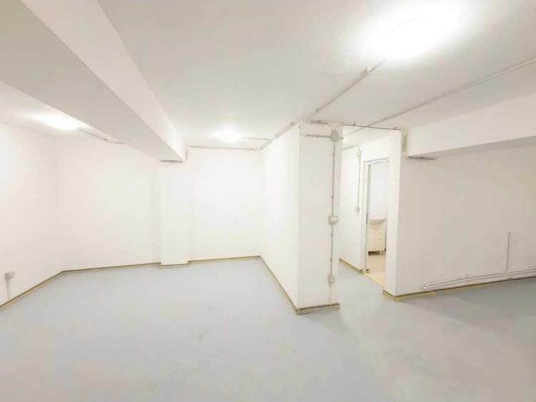 Spațiu comercial, de 360 mp, în Est