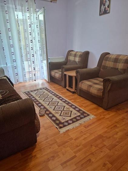 Apartament cu 2 camere semidecomandat, mobilat în Fetești-Gară
