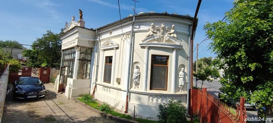 Casă cu 6 camere cu Teren 1250 Mp în Central