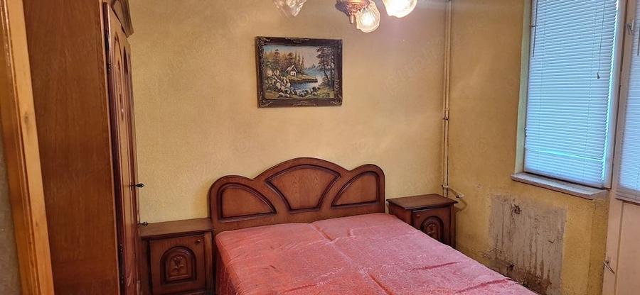 Apartament cu 3 camere decomandat în Exterior Vest