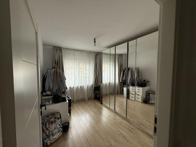 Apartament cu 3 camere decomandat în Mărăști