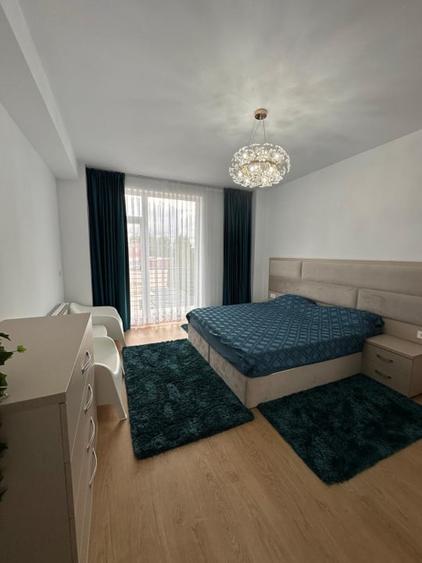 Apartament cu 3 camere decomandat, mobilat în Exterior Sud