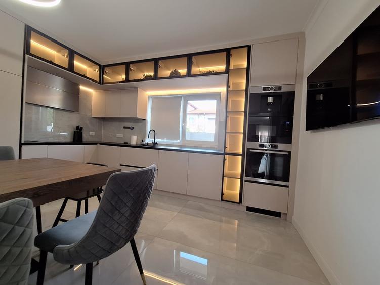 Duplex cu 4 camere cu Canalizare în Dumbrăvița