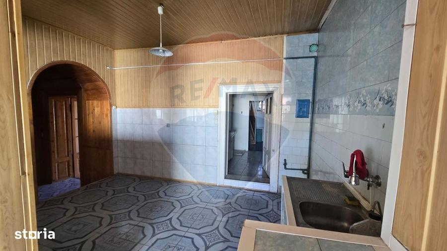 Casă cu 4 camere în Central