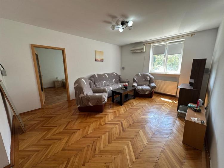 Apartament cu 3 camere semidecomandat în Luncă