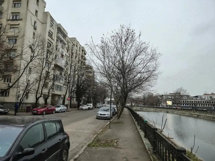 Garsonieră decomandată în Splaiul Unirii
