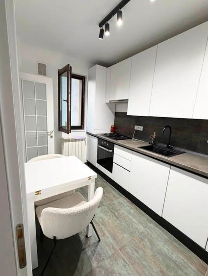 Apartament cu 2 camere circular în Vatra Luminoasă