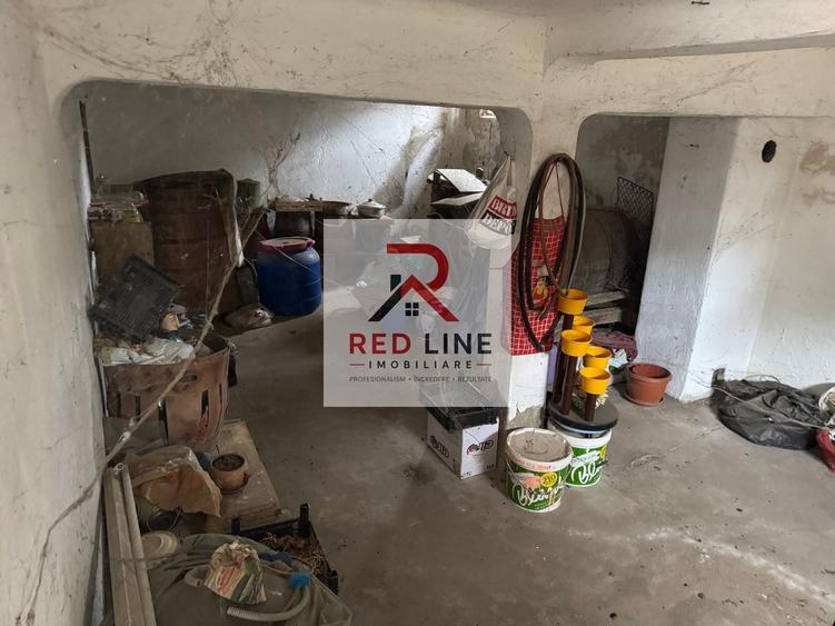 Casă cu 6 camere cu Canalizare în Roșiori