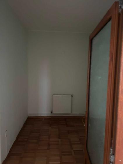 Casă cu 4 camere cu Teren 250 Mp în Vatra Luminoasă