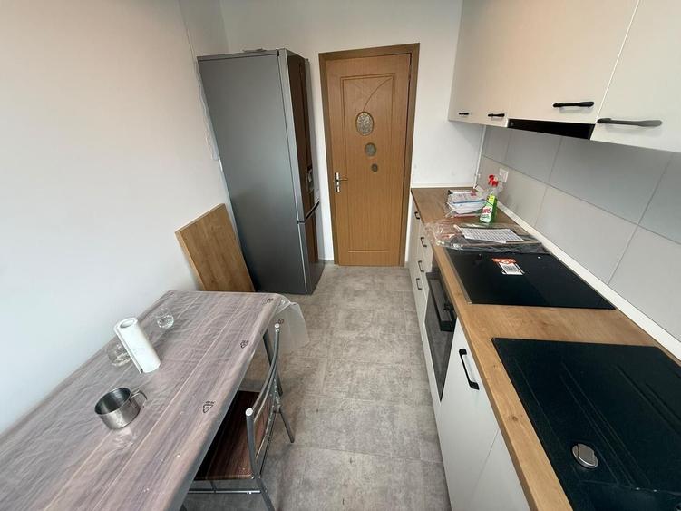 Apartament cu 2 camere decomandat în Podu Roș