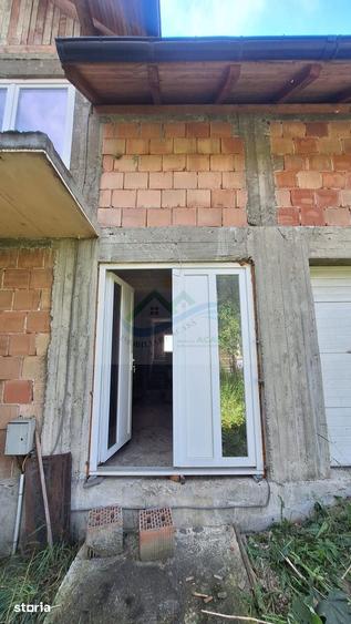 Casă cu 5 camere cu Teren 421 Mp în Central