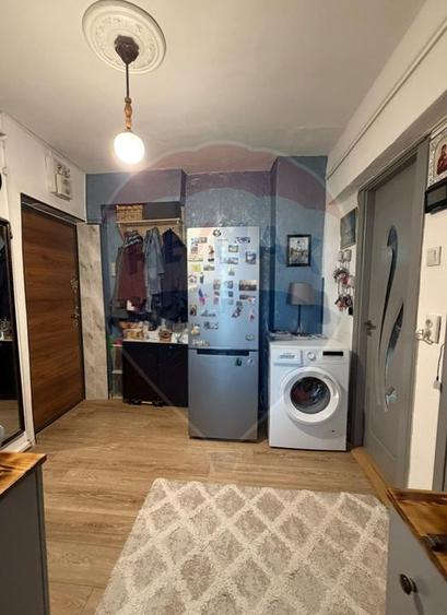 Apartament cu 2 camere decomandat, mobilat în Calea București