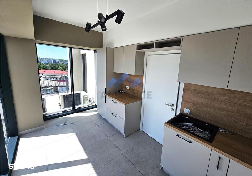 Apartament cu 3 camere în Baza 3