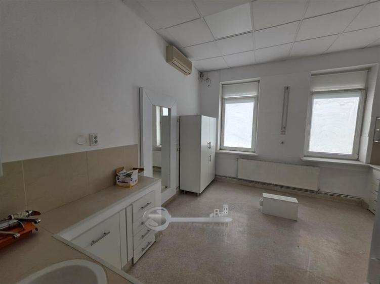 Birou, de 35 mp, în Gară