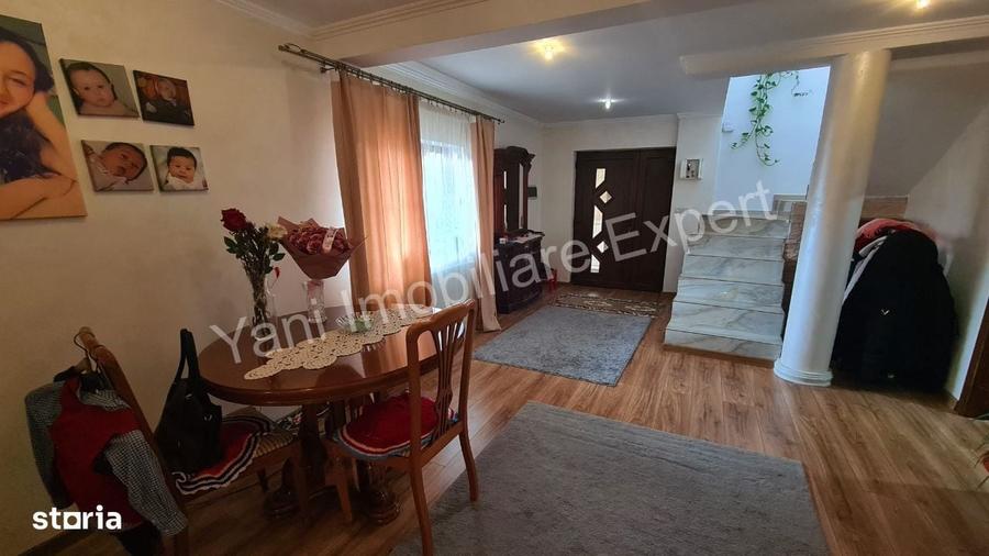 Casă cu 4 camere în Albești