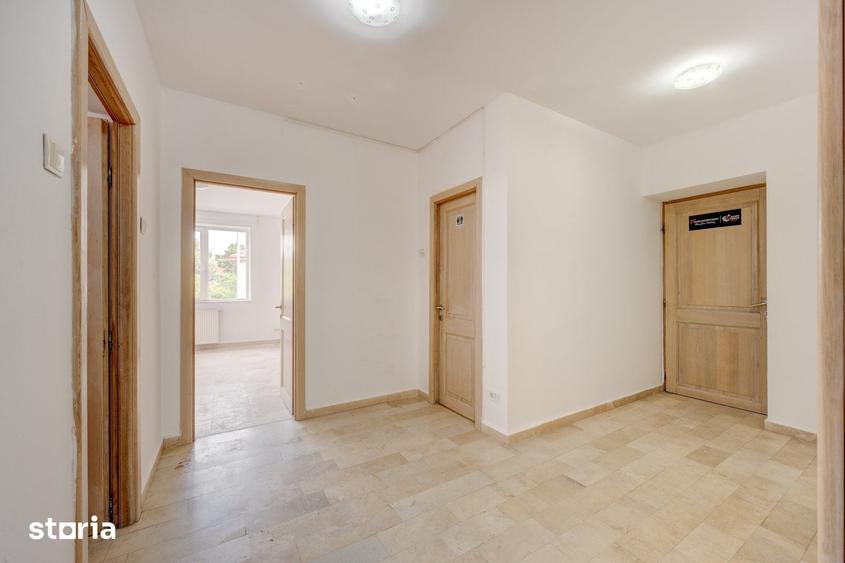 Apartament cu 3 camere în Drumul Taberei