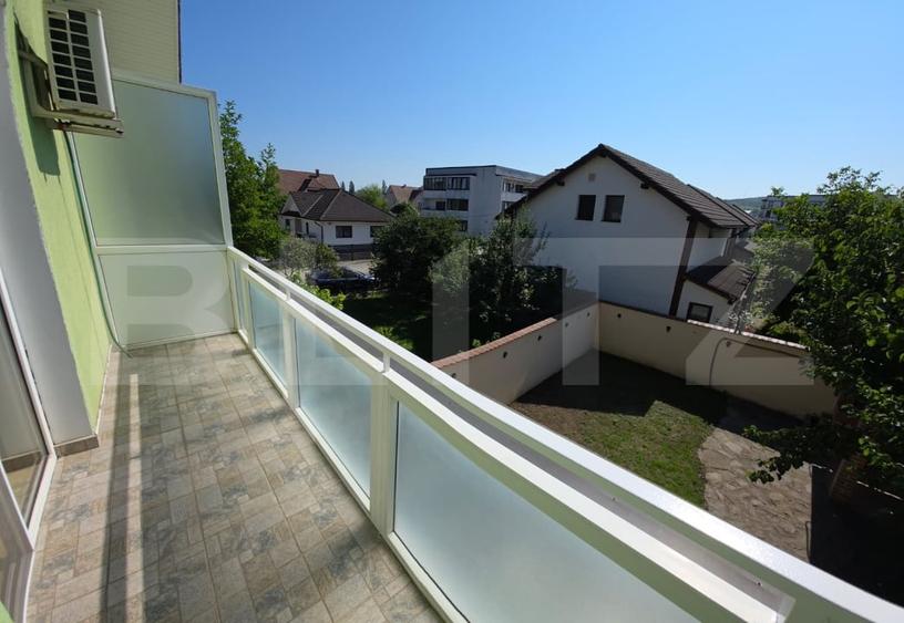 Casă individuală cu 4 camere cu Canalizare în Est