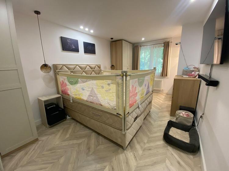 Apartament cu 3 camere semidecomandat, mobilat în Dristor