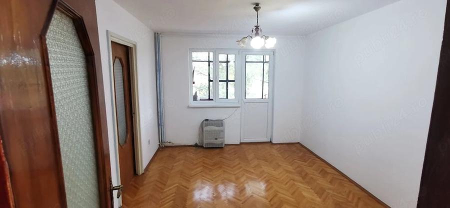 Apartament cu 3 camere decomandat în Exterior Sud