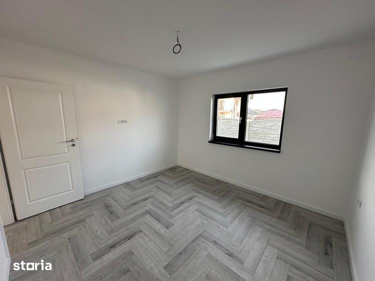 Casă cu 4 camere cu Teren 400 Mp în Clinceni