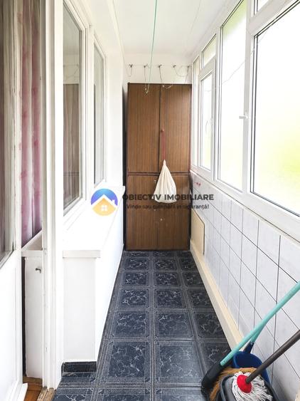 Apartament cu 3 camere semidecomandat în Dărmănești