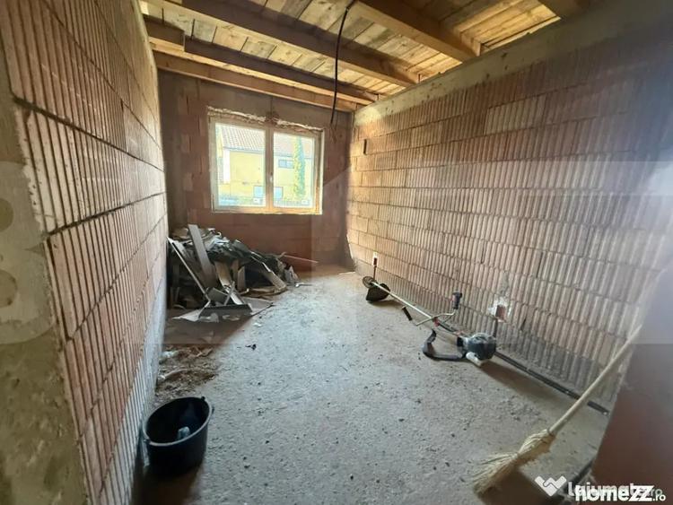 Casă cu 4 camere cu Teren 1057 Mp în Central