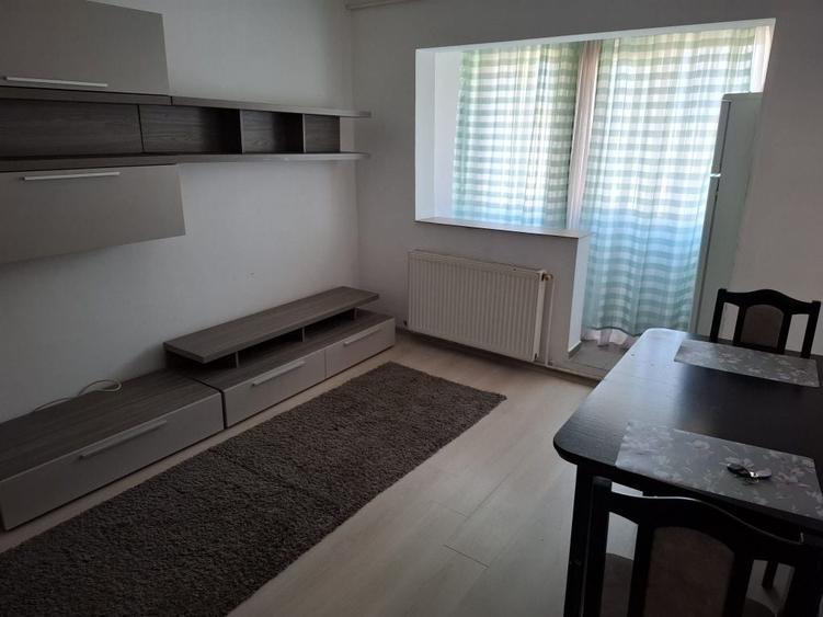 Garsonieră decomandată în Terezian