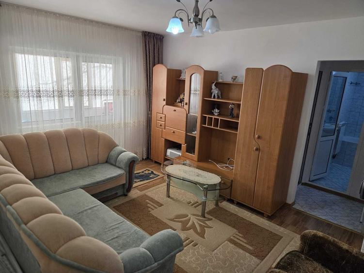 Apartament cu 2 camere semidecomandat în Energiei