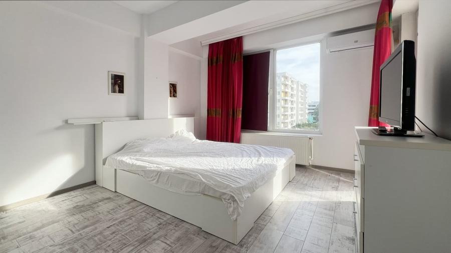 Apartament cu 3 camere decomandat, mobilat în Mamaia