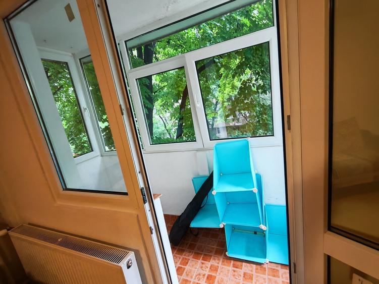 Apartament cu 2 camere decomandat în Roșu